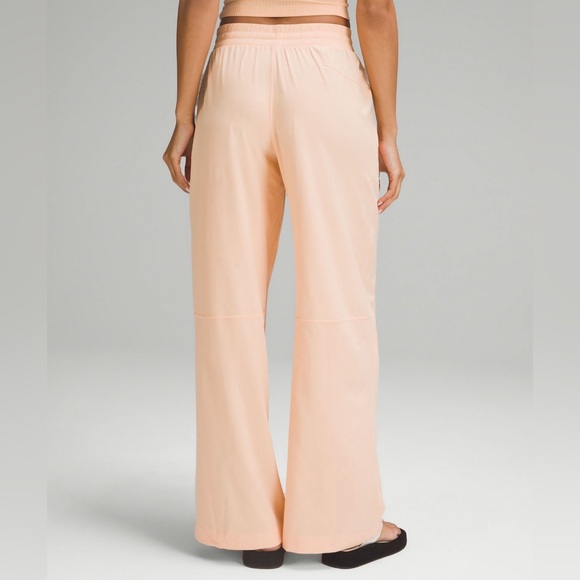 Lululemon Swift Mid-Rise Wide-Leg Pant - Picture 3 of 8
